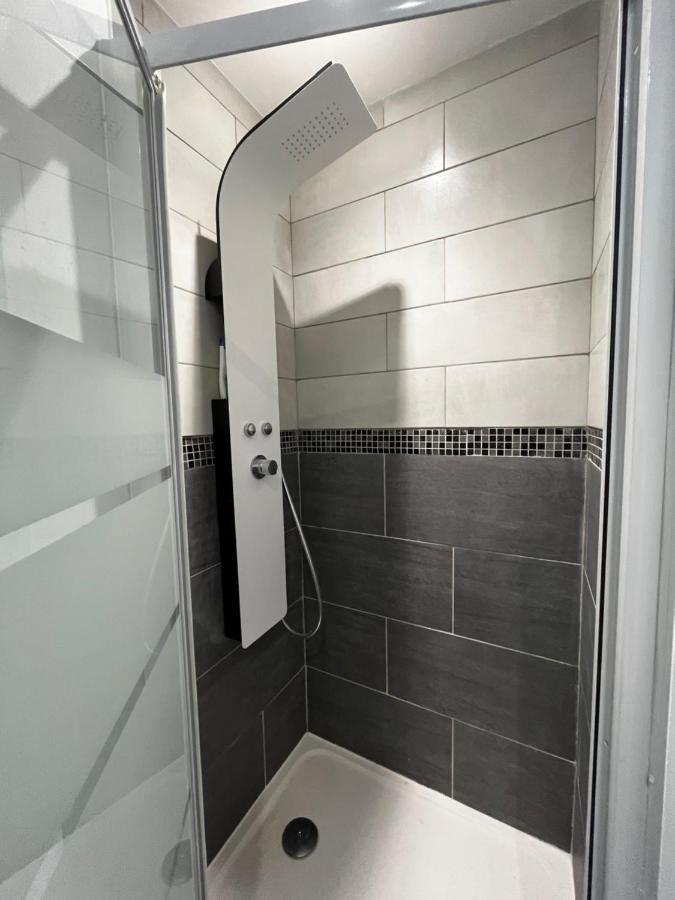 Charmant 2 Pieces Avec Terrasse Proche Centre Ville - Parking Gratuit A Proximite Лурд Екстериор снимка